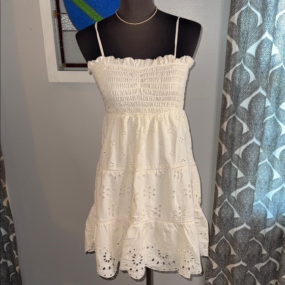 American Eagle Outfitters Dresses & Skirts - American Eagle Smocked Eyelet Mini Sundress SZ Small